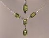 S�t med Peridot.